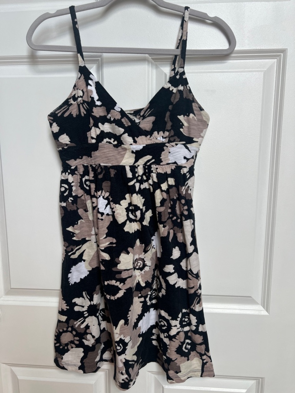 Floral Spaghetti-Strap Dress in Black and Beige Old Navy
